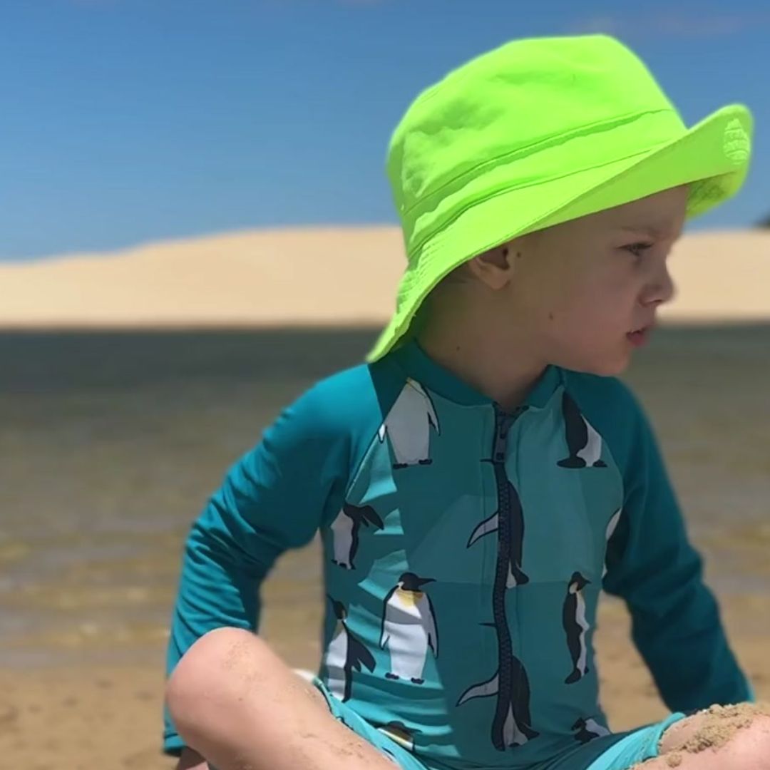 Bright Neon Swimming Bucket Hat PURPLE POP